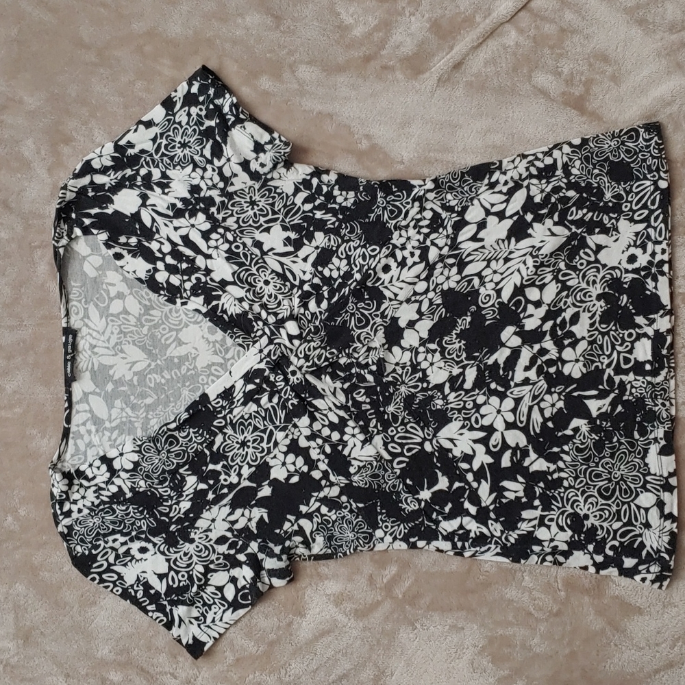 B&W Twist Front Blouse